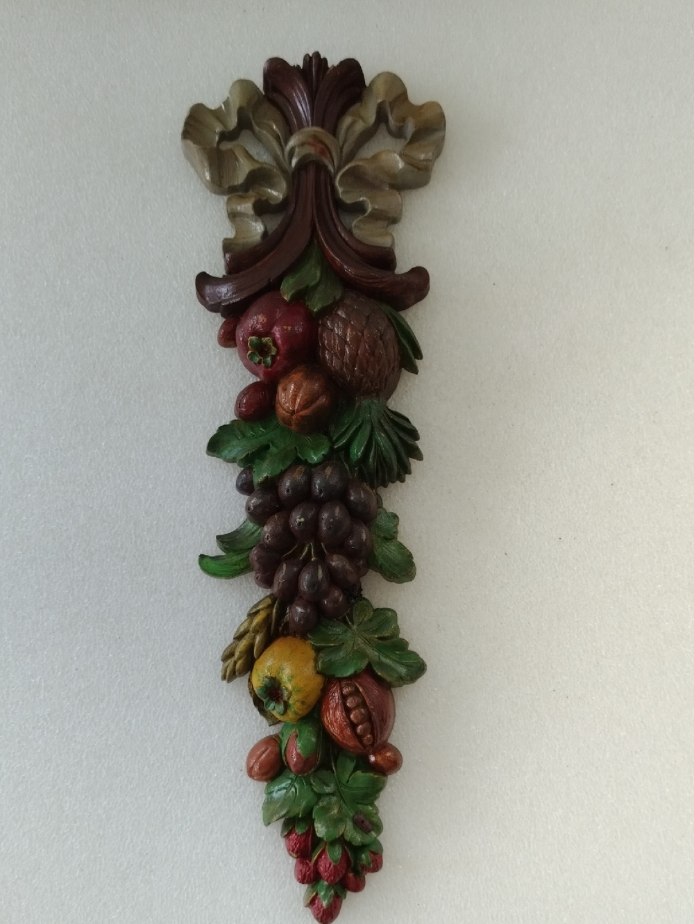 Vintage Syroco Hollywood Regency fruit wall hanging plaque